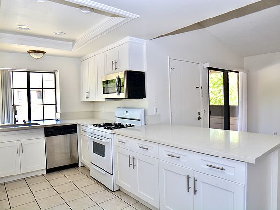 5th image of 21696 Laurelrim Dr Unit B