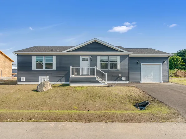 8 Colony Way, Kittery, ME 03904