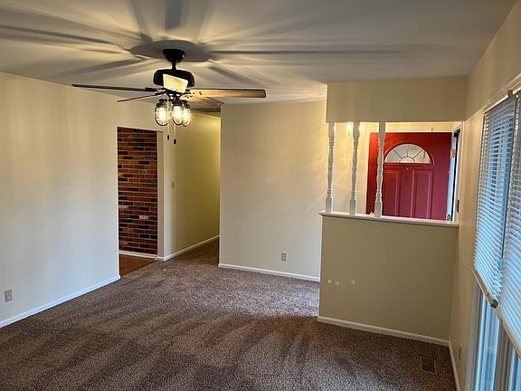 2nd image of 404 Maplewood Cir
