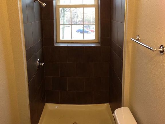 5th image of 111 W Unaka Ave APT 8