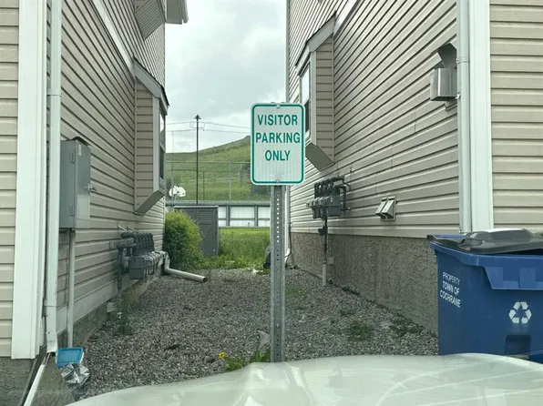 304 S Ross Ave #8, Cochrane, AB T4C 2J5