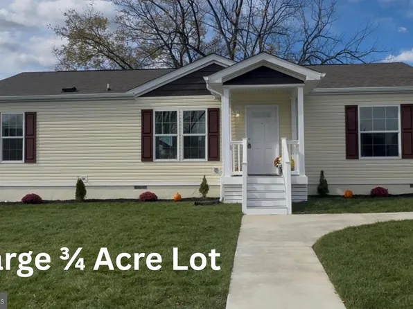 35 Fox Chase Ct, Kearneysville, WV 25430