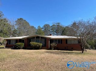 705 S River St, Centre, AL 35960