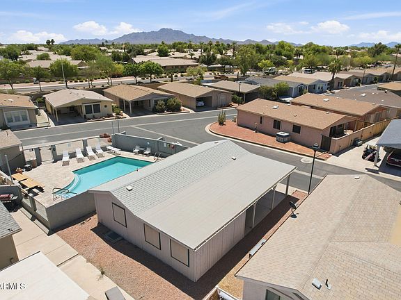4th image of 1952 E Bellerive Drive