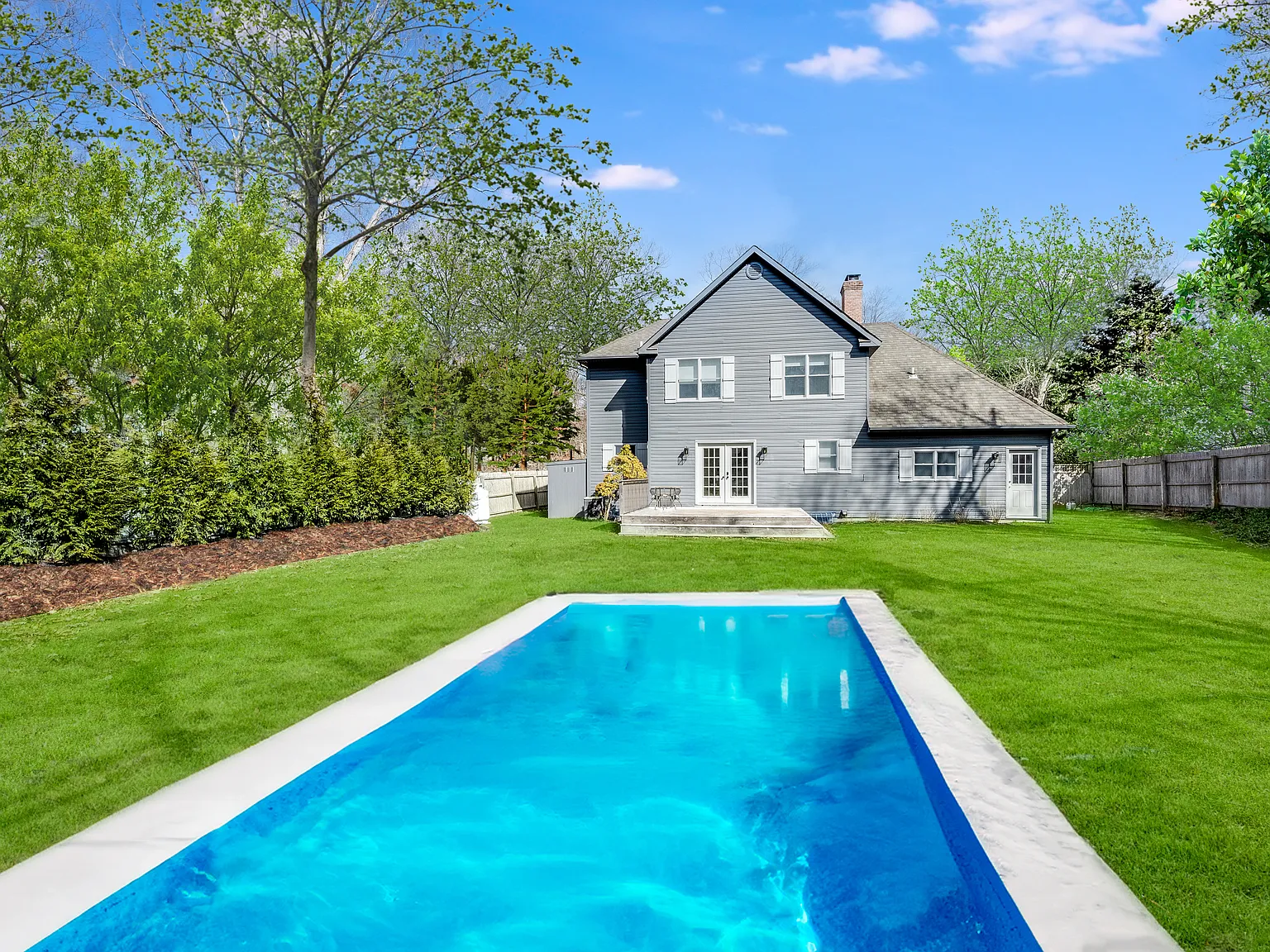 Chic Farmhouse Near Maidstone Beach — Photo 2