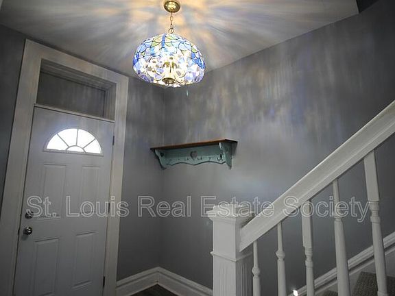4th image of 825 Bates St