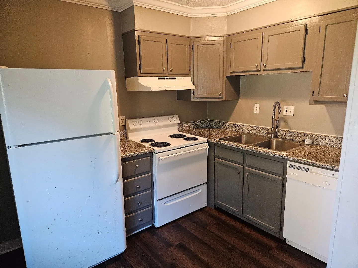 1 bed, 1.0 bath, $1,100 — Photo 1