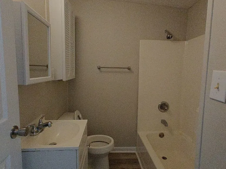 1712 Central Ave — Photo 2