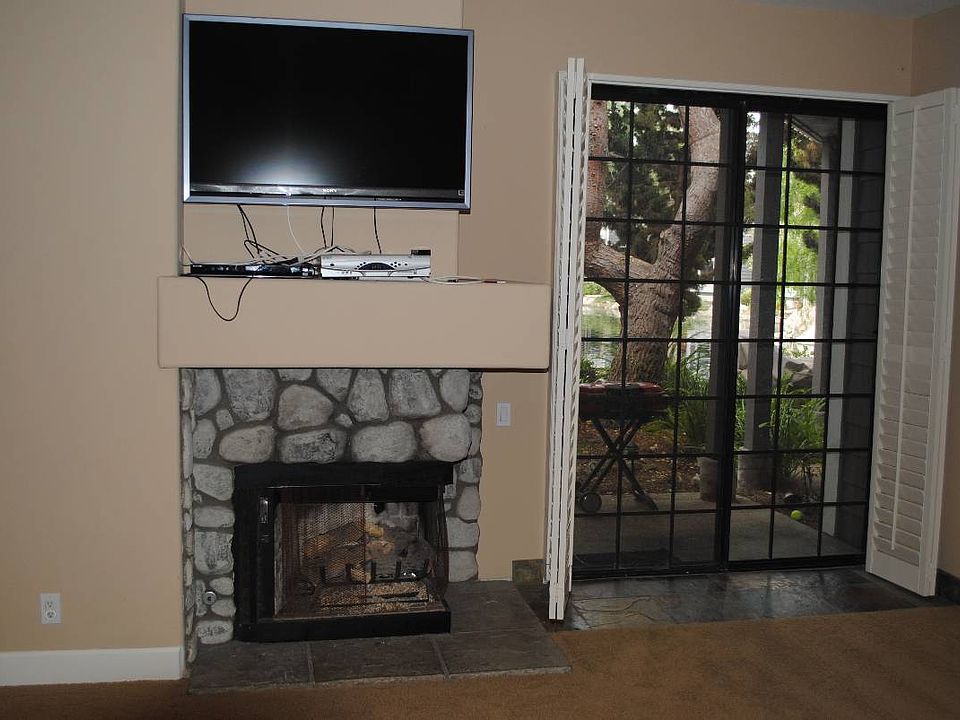 2nd image of 8182 Mainsail Dr Unit 103