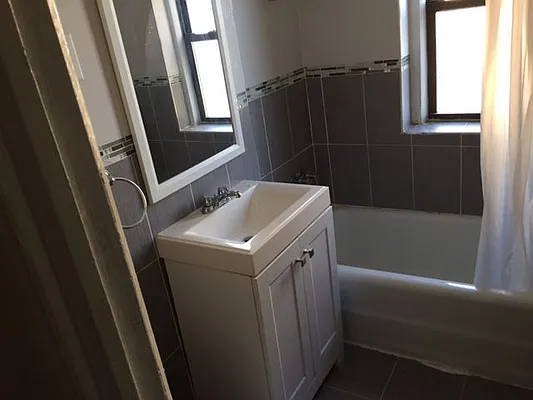 Rented by Zuz Realty | media 14