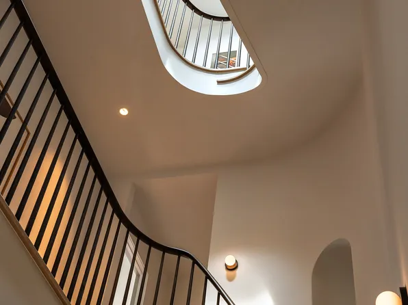 205 Clinton Street image 8 of 38