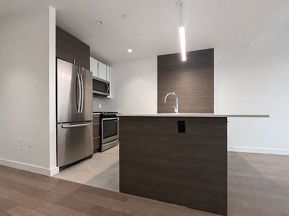 4th image of 152-09 88th Ave #604