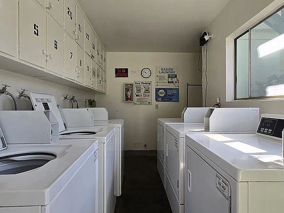 4th image of 4128 Tyler Ave #8