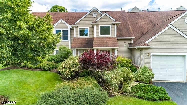 1st image of 22 Bourne Cir #1101