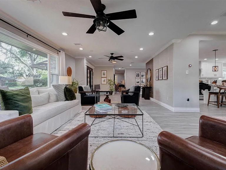 3711 Linkview Dr — Photo 12