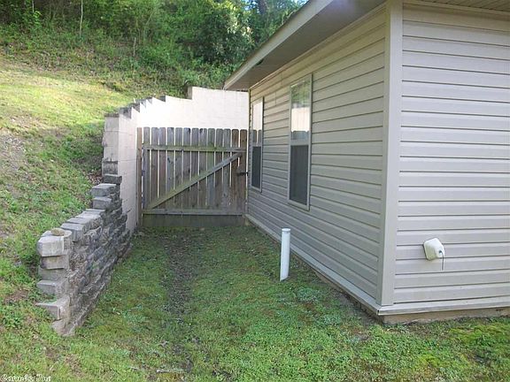 3rd image of 2911 Holt St