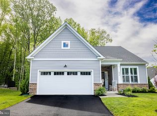 802 Horseshoe Falls Dr, Newark, DE 19702