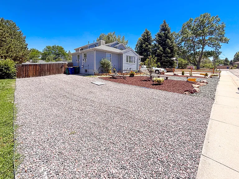6484 S Prescott St — Photo 2