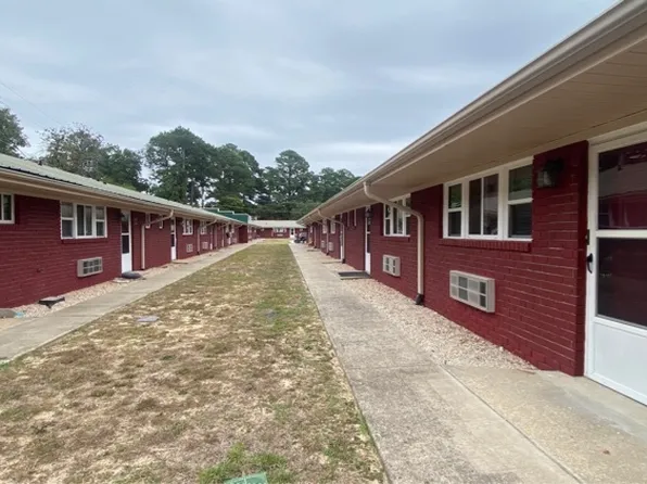 816 Shaw Mill Rd, Fayetteville, NC 28311