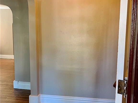 4th image of 144 Greenfield St
