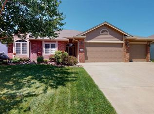 16526 Cottonwood St, Omaha, NE 68136