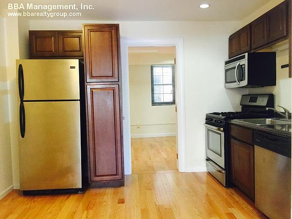 2nd image of 94 A Marion St #3