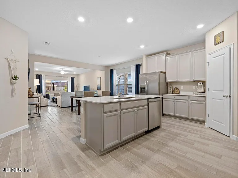 1780 Amberly Dr — Photo 11