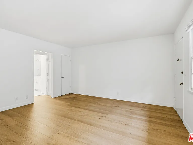 1944 S Beverly Glen Blvd #3 — Photo 4