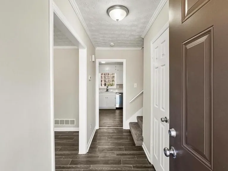 3800 Leisure Ln — Photo 3