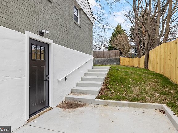 5th image of 13101 Grenoble Dr