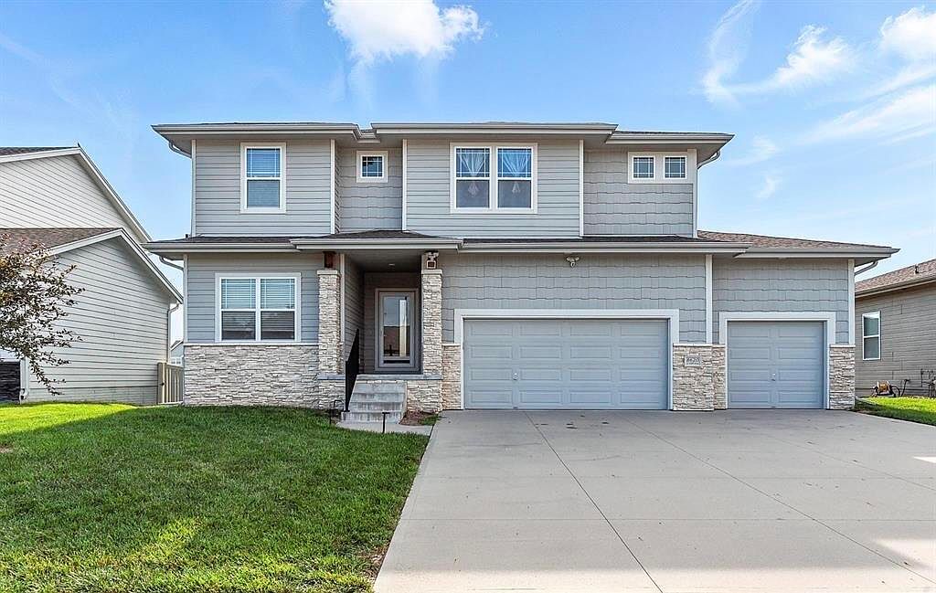 8620 S 168th Ave, Omaha, NE 68136 | Zillow