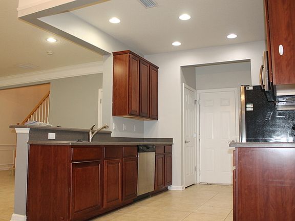 2nd image of 3860 Lionheart Dr
