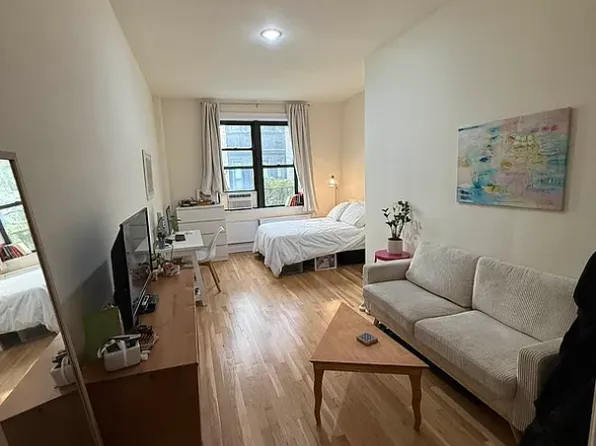 255 W 75th St APT 2C, New York, NY 10023