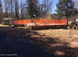 102 Roth Ln, Canadensis, PA 18325