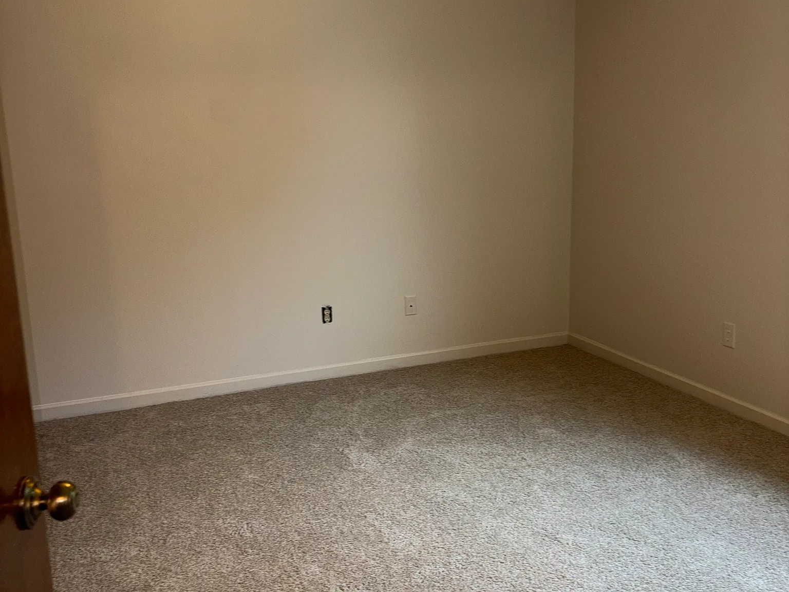 3 bed, 1.5 bath, 2000 sqft, $1,925 — Photo 4