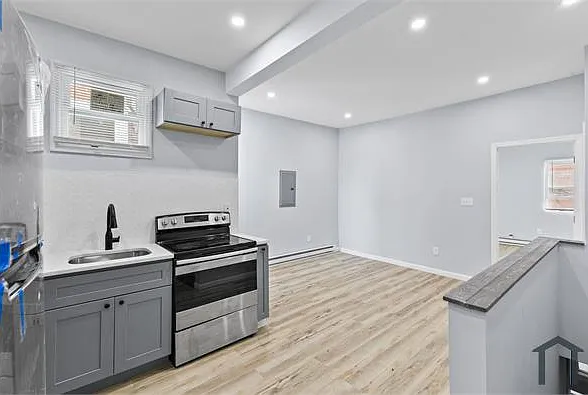 2 bed, 700 sqft, $1,250 — Photo 2