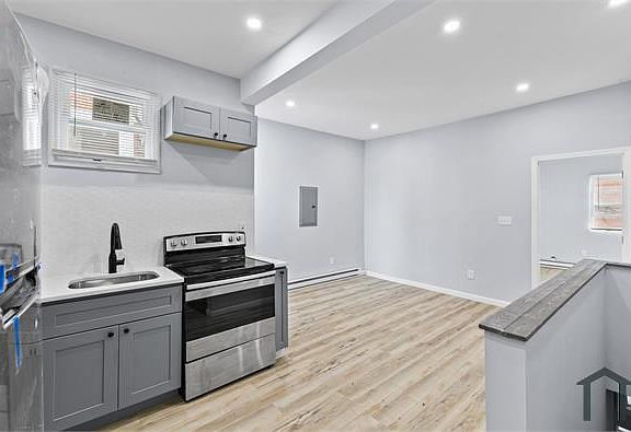 2nd image of 2550 N 17th St Floor 2