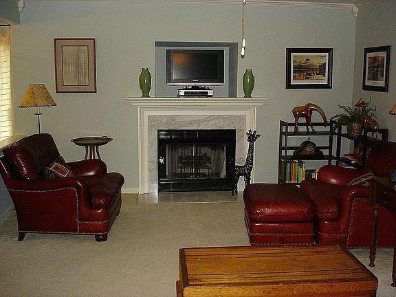 3rd image of 223 Equinox Lndg