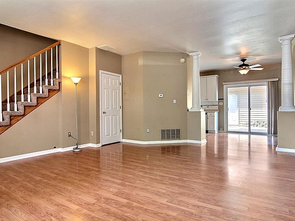 5th image of 8832 Saint James Pl #L