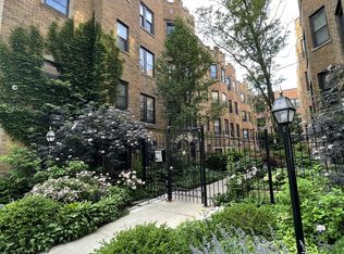 1210 W Jarvis Ave APT 3S, Chicago, IL 60626