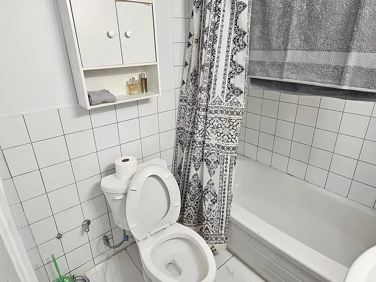 43 Blossom Ave W — Photo 4