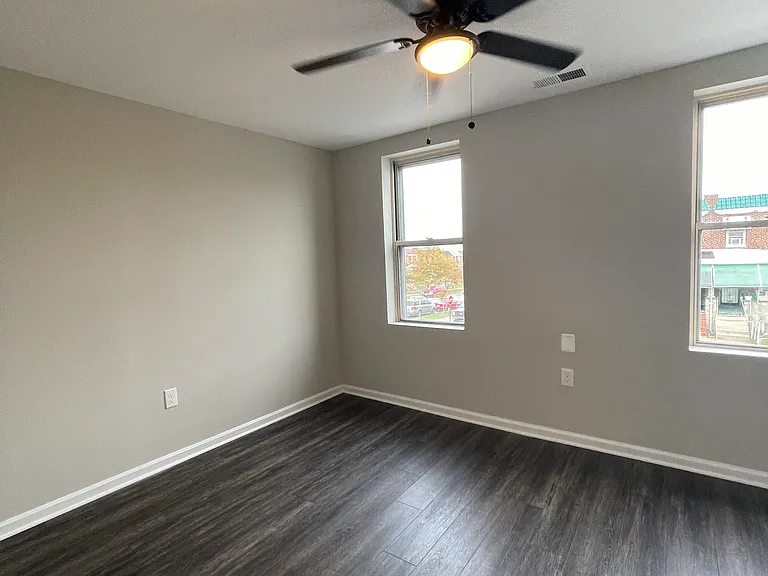 1514 N Luzerne Ave — Photo 25