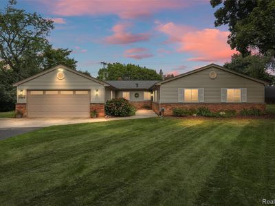 5908 Burnham Rd, Bloomfield Hills, MI, 48302