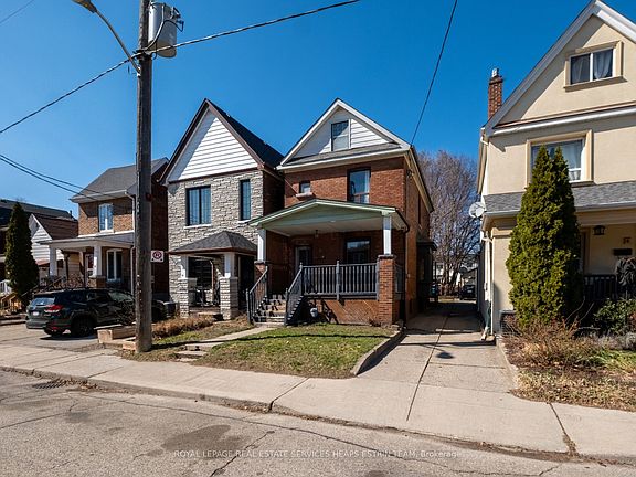 3rd image of 8 Morland Rd