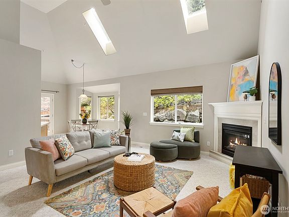 3rd image of 6207 NE Blakewood Court