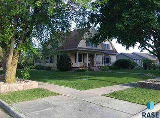 403 N Maple St, Avon, SD 57315
