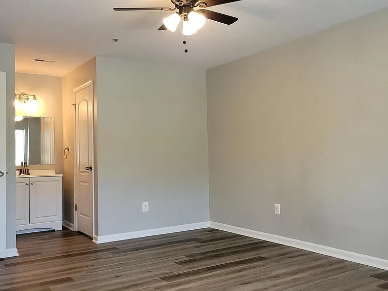 8360 Montgomery Run Rd #H — Photo 22