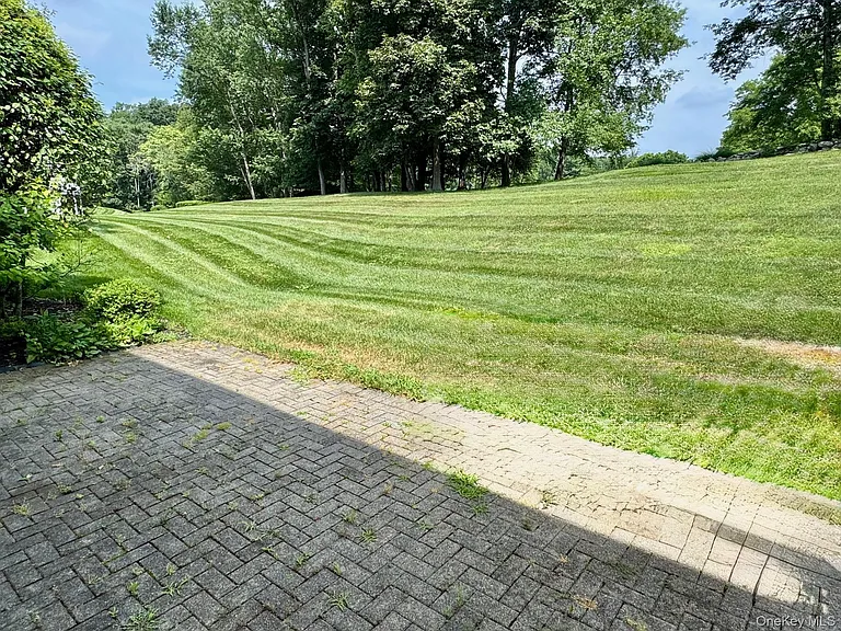 8 Green Ct — Photo 39