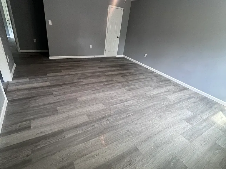 1302 Sharpe St — Photo 3