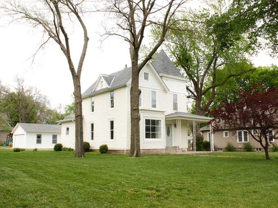 517 Huntress St Clay Center Ks 67432 Zillow